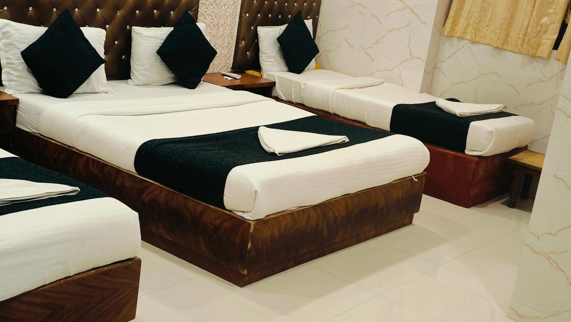 Hotel Golden Hayyath Inn Mumbai Exterior photo