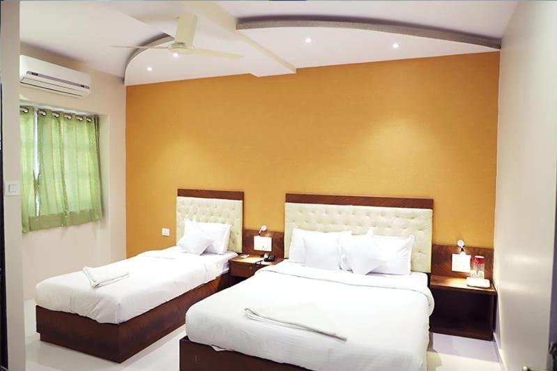 Hotel Golden Hayyath Inn Mumbai Exterior photo