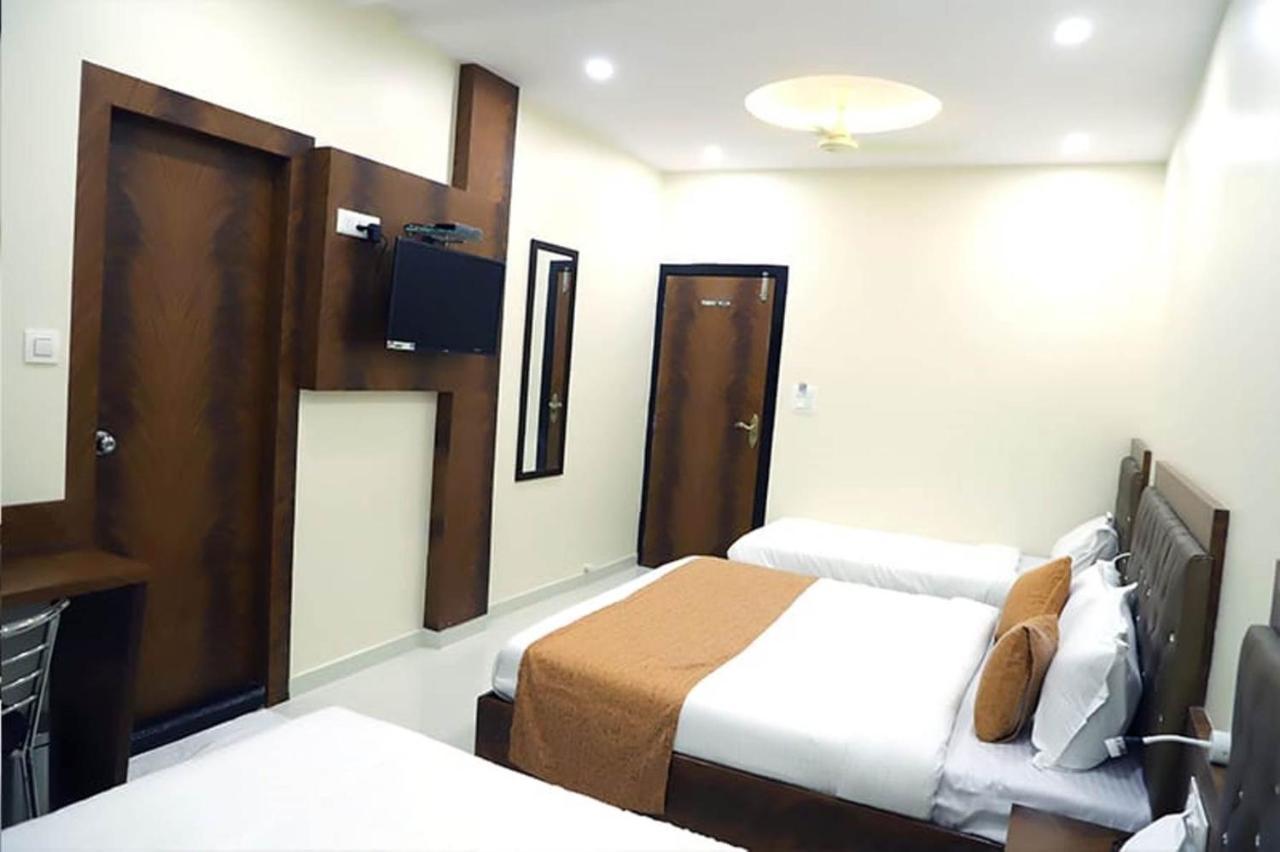 Hotel Golden Hayyath Inn Mumbai Exterior photo